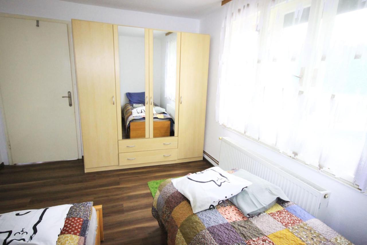 Small House In Τσέλιε Εξωτερικό φωτογραφία