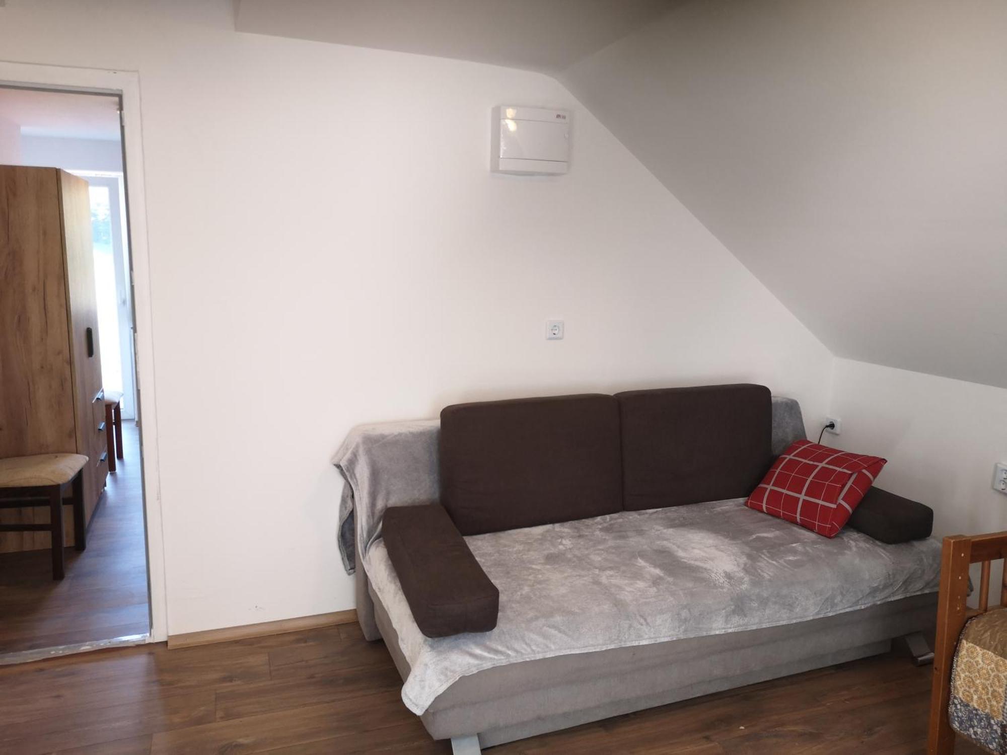 Small House In Τσέλιε Δωμάτιο φωτογραφία