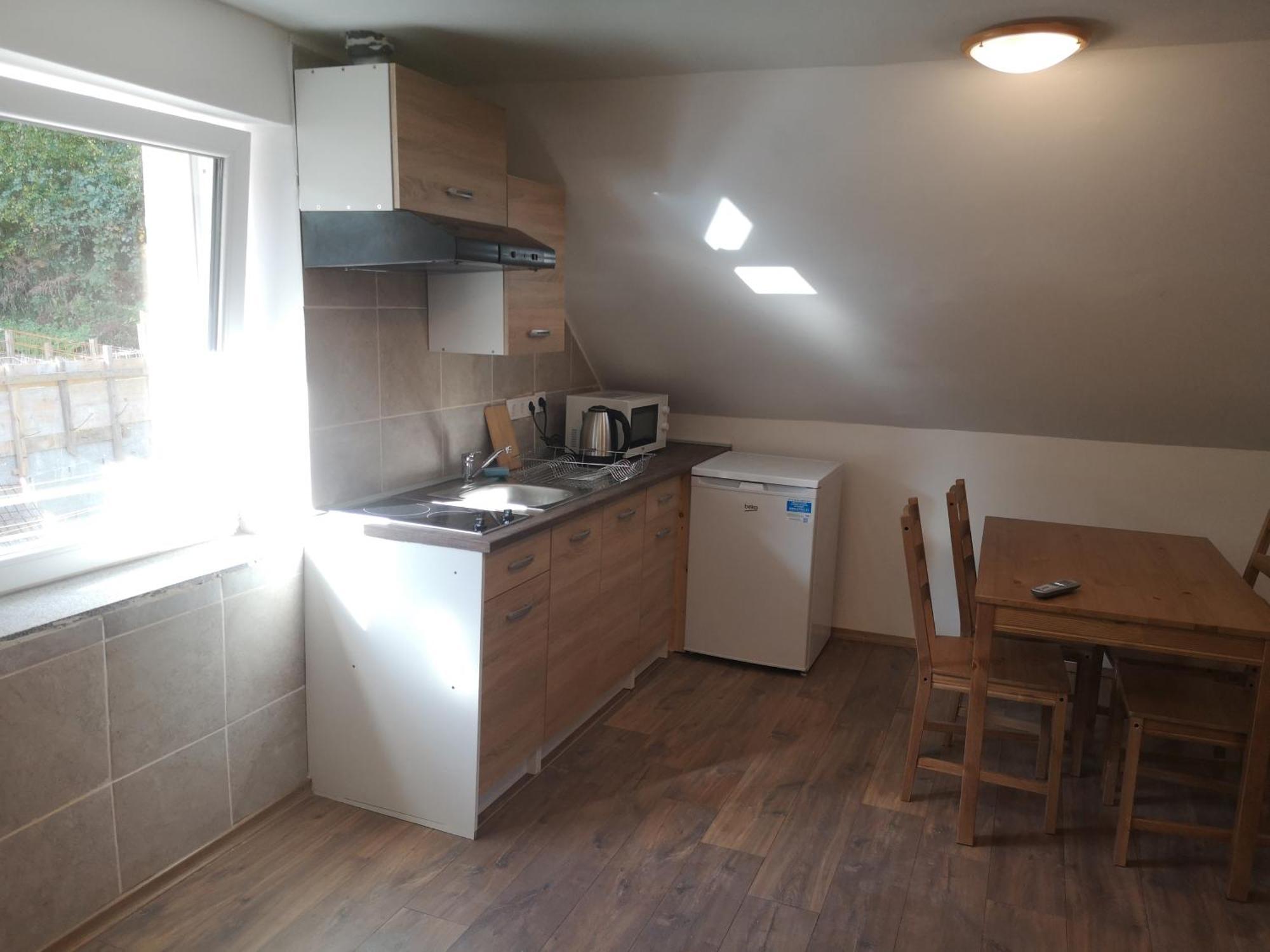 Small House In Τσέλιε Δωμάτιο φωτογραφία